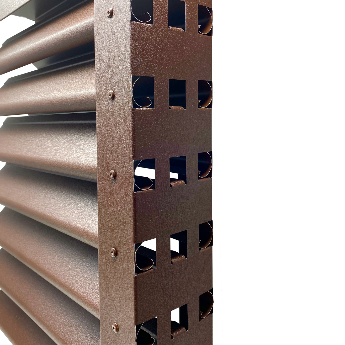 Prim-plan al modelului PIRAMIDA Gard Jaluzele cu finisaj de Mat în culoare Maro Ciocolata RAL 8017, disponibil pe www.jaluzelegard.ro, fabricat de Top Profil Sistem.