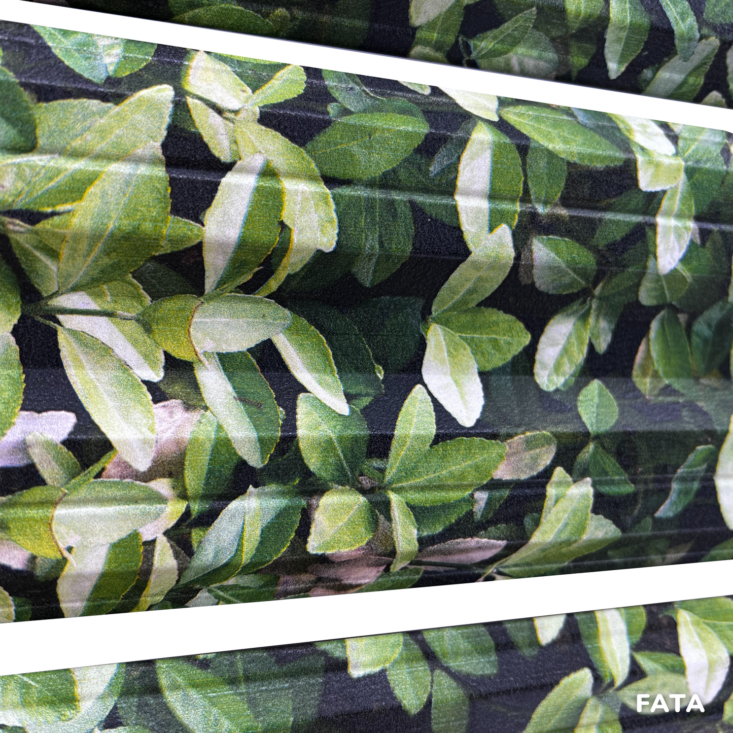 Prim-plan al modelului SIMETRICA Sipca Metalica cu finisaj de Print Digital în culoare Merișor, disponibil pe www.sipca.ro, fabricat de Top Profil Sistem.