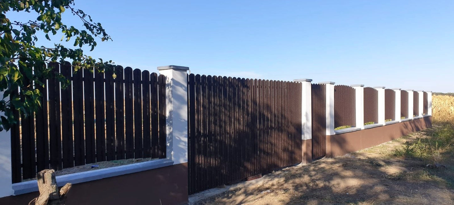 Prim-plan al modelului TISA Sipca Metalica cu finisaj de Hi-Mat în culoare Maro Cedru, RAL 8019, disponibil pe www.sipca.ro, fabricat de Top Profil Sistem.