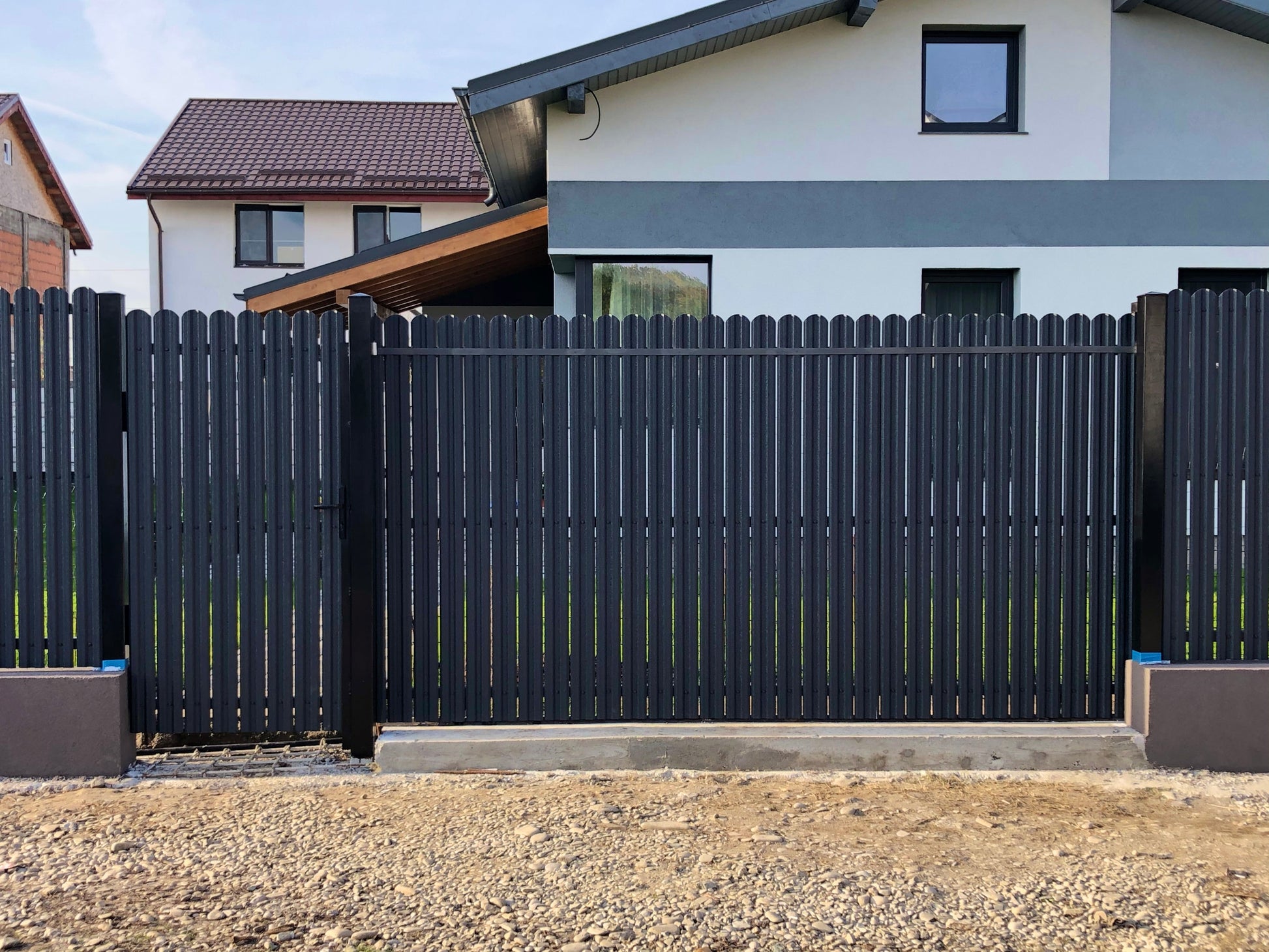 Prim-plan al modelului TISA Sipca Metalica cu finisaj de Hi-Mat în culoare Gri Perlat, RAL 7024, disponibil pe www.sipca.ro, fabricat de Top Profil Sistem.