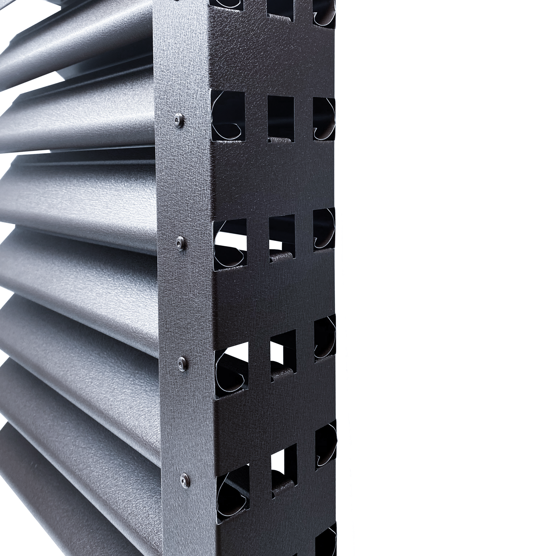 Prim-plan al modelului PIRAMIDA Gard Jaluzele cu finisaj de Mat în culoare Gri Grafit RAL 7024, disponibil pe www.jaluzelegard.ro, fabricat de Top Profil Sistem.