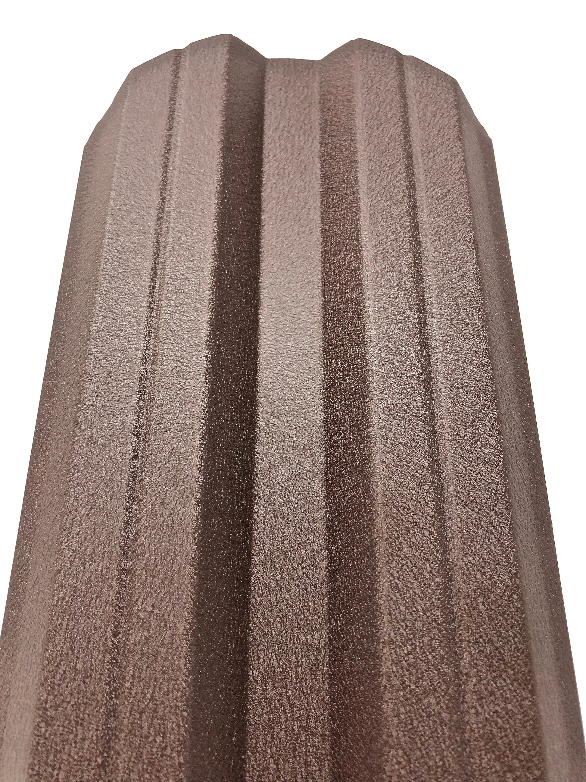 Prim-plan al modelului TISA Sipca Metalica cu finisaj de Mat în culoare Maro Ciocolata RAL 8017, disponibil pe www.sipca.ro, fabricat de Top Profil Sistem.