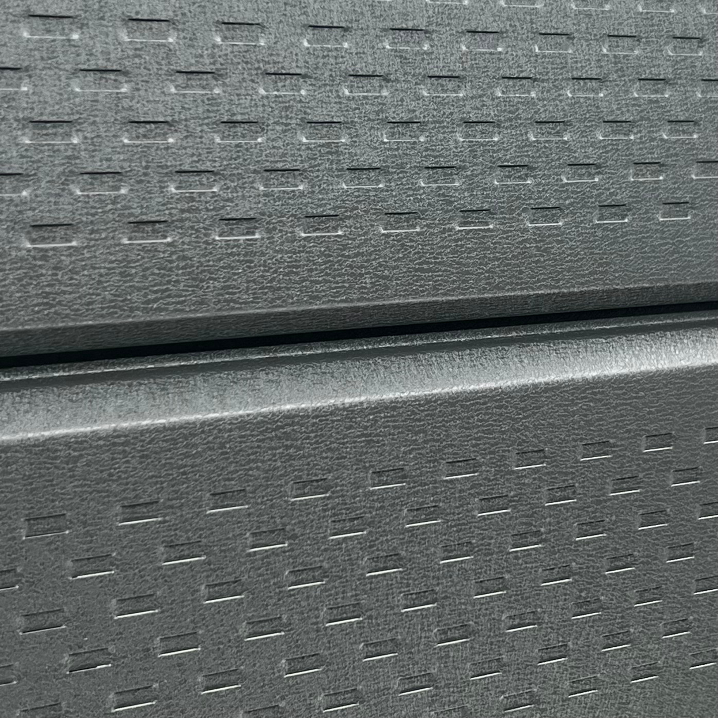 Lambriu Metalic Perforat Saturn, Gri Grafit RAL 7024