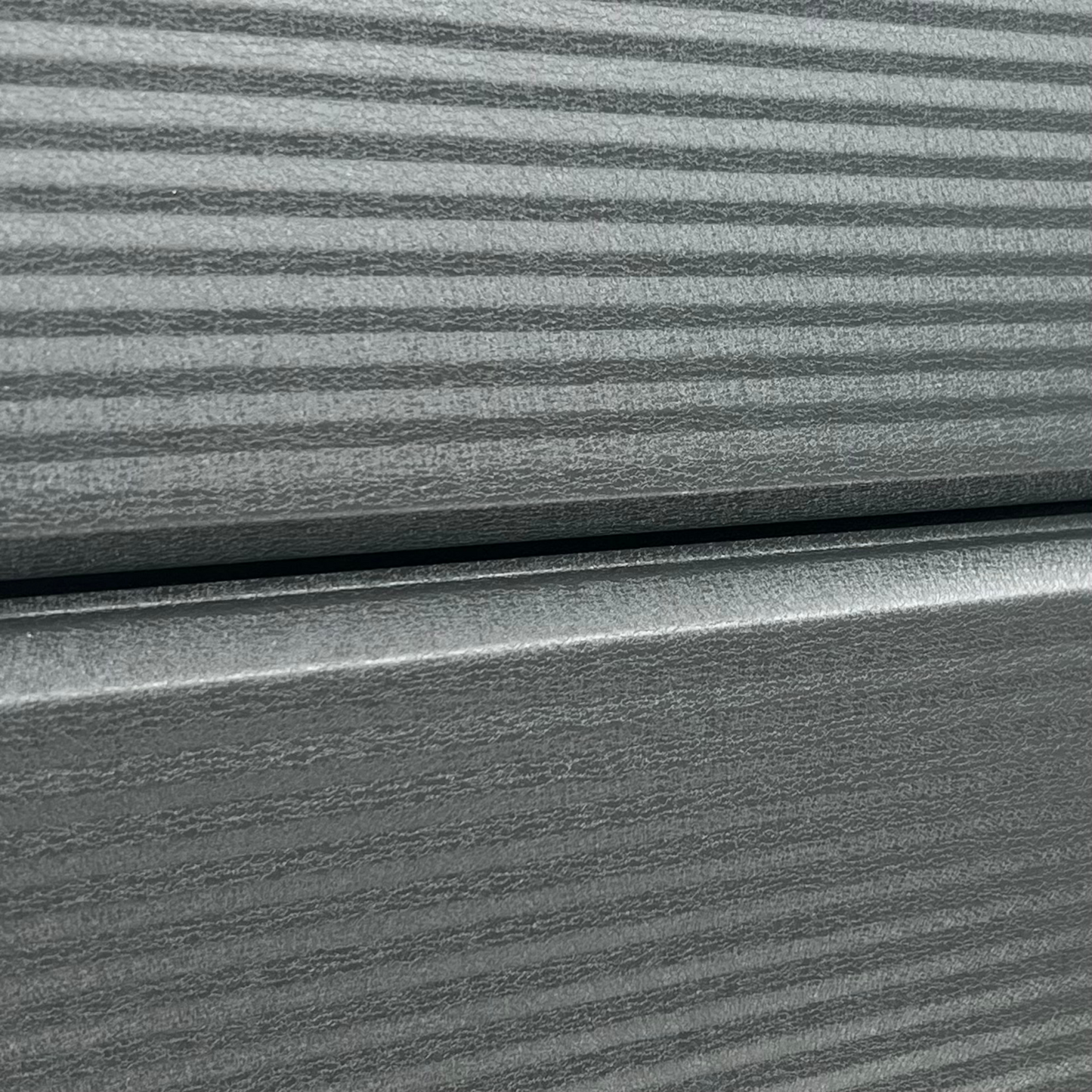 Lambriu Metalic Striat Venus, Gri Grafit RAL 7024