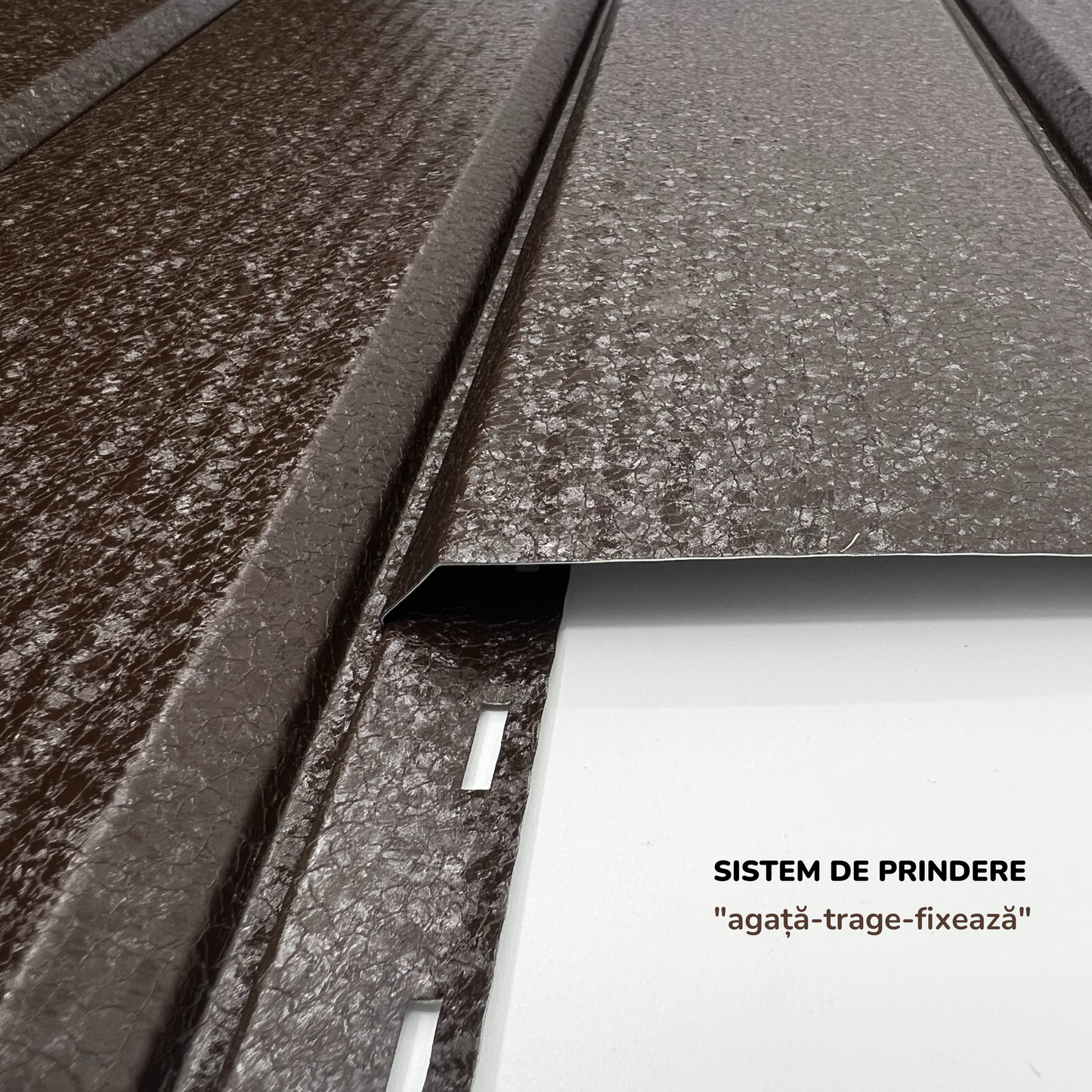 Lambriu Metalic Striat Venus, Maro Cedru RAL 8019