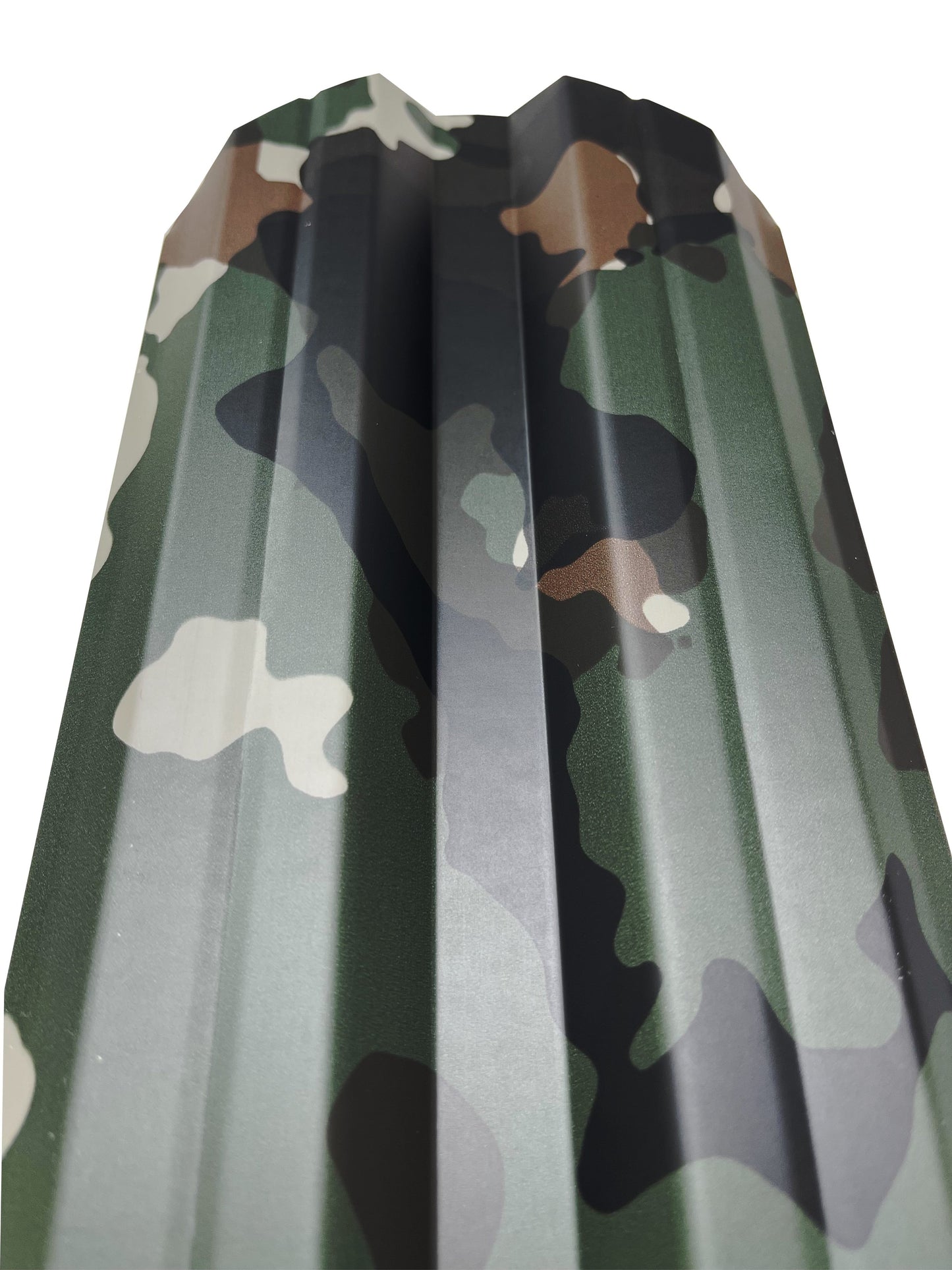 Prim-plan al modelului TISA Sipca Metalica cu finisaj de Print în culoare Camuflaj, disponibil pe www.sipca.ro, fabricat de Top Profil Sistem.