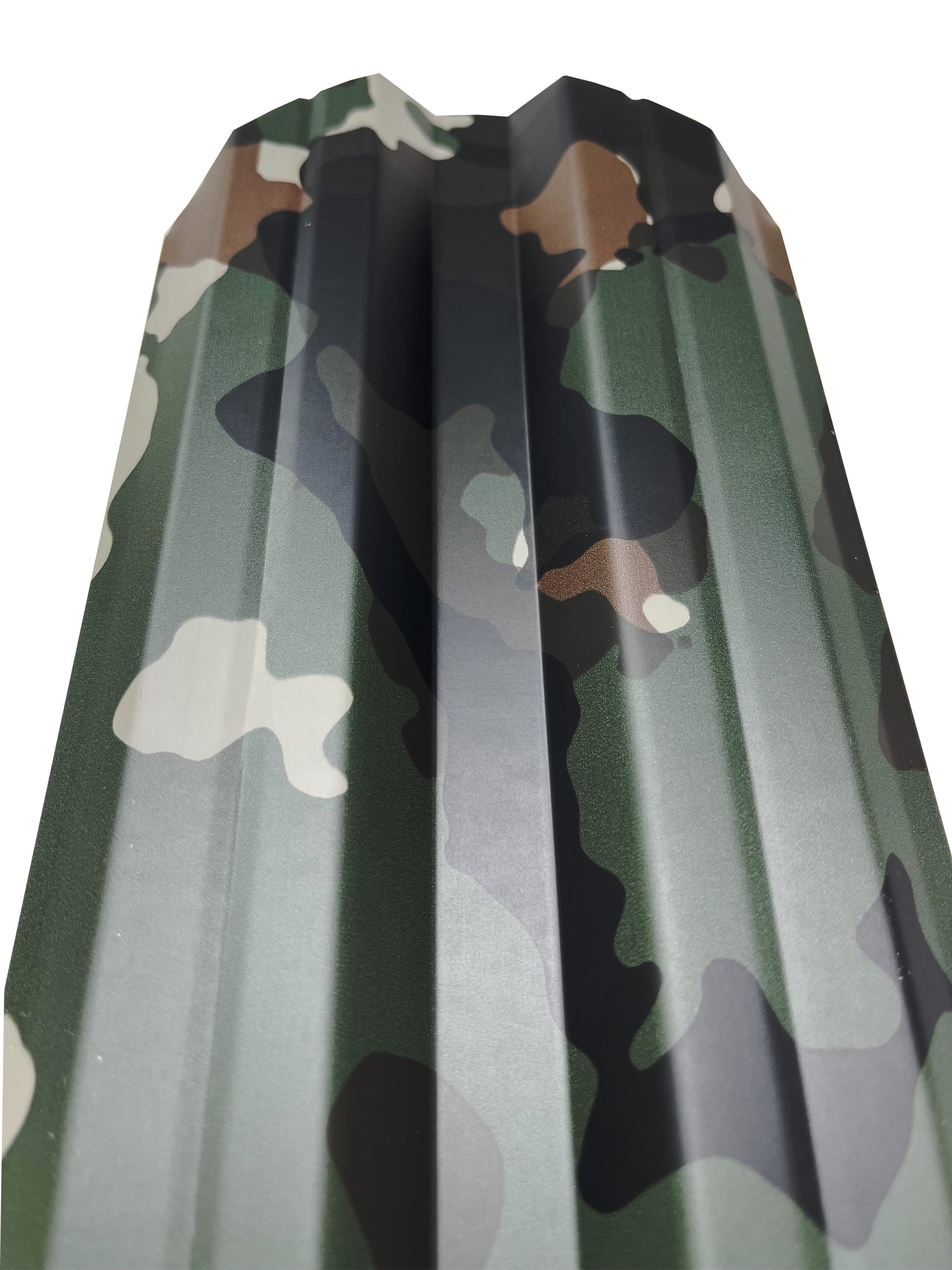 Prim-plan al modelului TISA Sipca Metalica cu finisaj de Print în culoare Camuflaj, disponibil pe www.sipca.ro, fabricat de Top Profil Sistem.