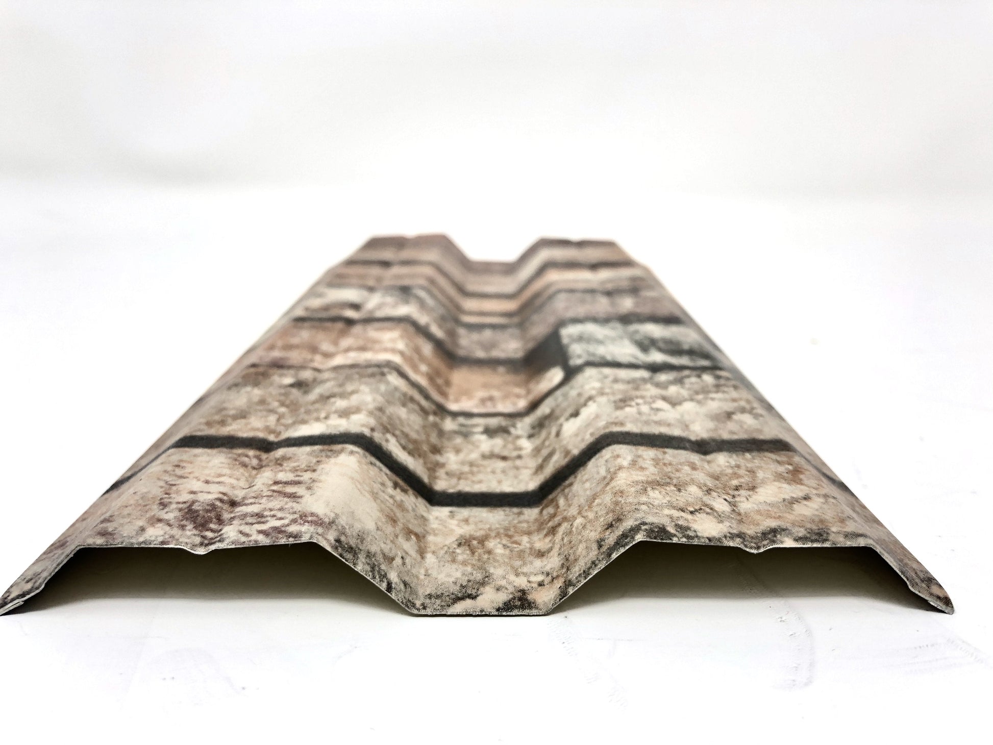 Prim-plan al modelului TISA Sipca Metalica cu finisaj de Imitație Piatra în culoare Zid Granit, disponibil pe www.sipca.ro, fabricat de Top Profil Sistem.