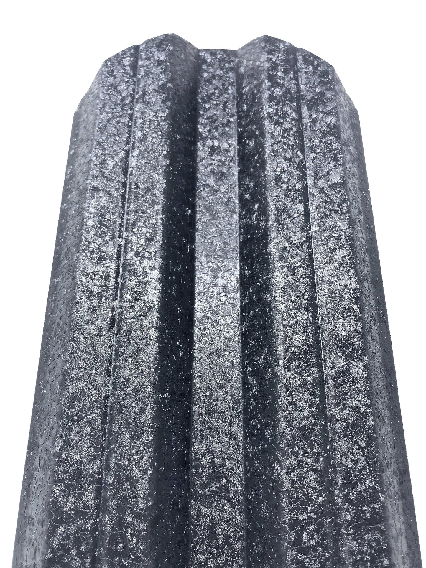 Prim-plan al modelului TISA Sipca Metalica cu finisaj de Hi-Mat în culoare Gri Perlat, RAL 7024, disponibil pe www.sipca.ro, fabricat de Top Profil Sistem.